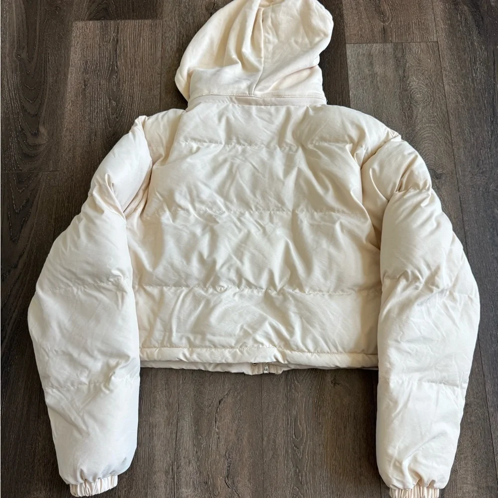 SHEIN puffer coat with detachable hood.  Cream in color.  Women’s size medium.